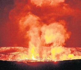 Kilauea yine lav püskürttü
