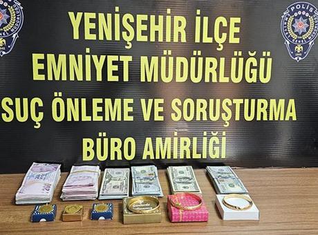 Kocasından altınları saklamak isteyen kadının oyunu başına dert oldu