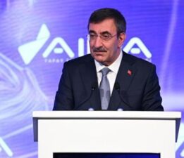 ‘Küresel yapay zeka yarışında oyun kuran öncü bir ülke olmayı hedefliyoruz’