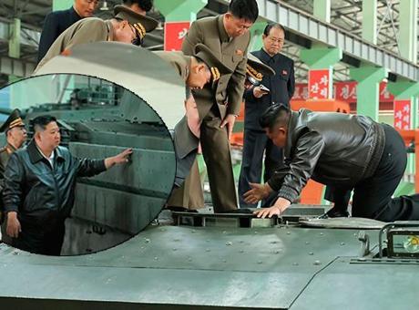 Kuzey Kore lideri Kim tank fabrikasını gezdi, daha fazla üretim talimatı verdi