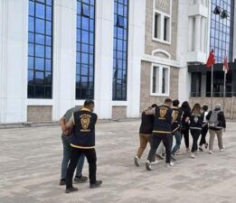 Masaj salonlarına fuhuş operasyonu: 7 şüpheli gözaltına alındı