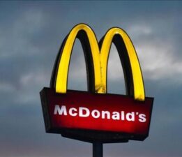 McDonald’s’ın küresel satışları düştü