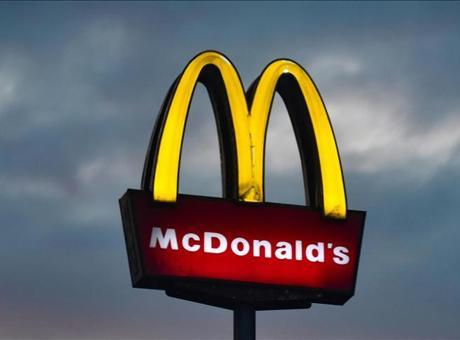 McDonald’s’ın küresel satışları düştü