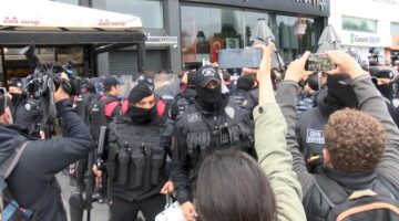 Mecidiyeköy’de gerginlik: Taksim’e yürümek isteyen grup engellendi