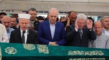 Meclis Başkanı Kurtulmuş, emekli Öğretim Üyesi Prof. Dr. Halis Ayhan’ın cenazesine katıldı