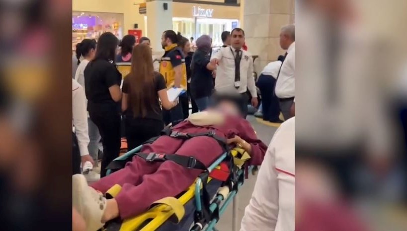 Mersin’de mağazanın tavanı çöktü: Biri çocuk 2 yaralı