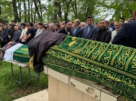 Miras kavgası katliamla bitti! Karı, koca ve oğlu yan yana defnedildi