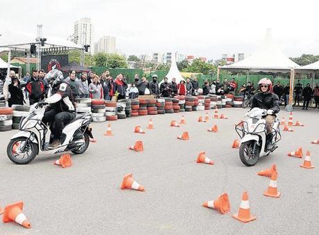 ‘Motosiklet Günleri’nde sürüş eğitimi aldılar