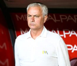 Mourinho: Kırmızı karttan sonra oyun değişti