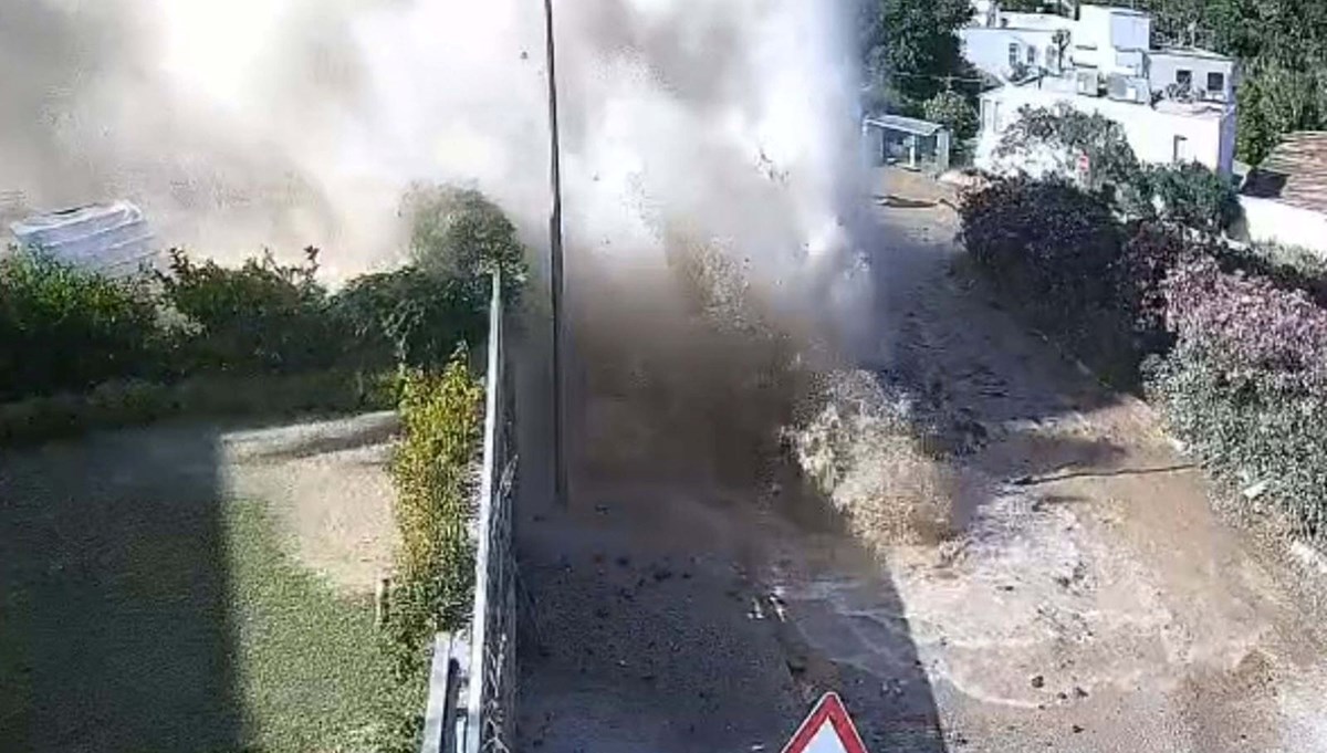 Muğla’da su borusu bomba gibi patladı