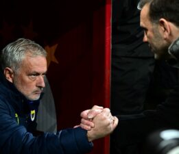 Okan Buruk: Mourinho ağlamaya devam ediyor