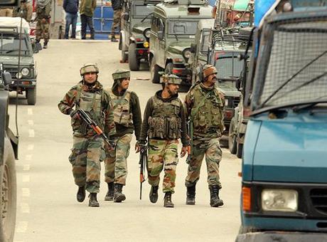 Pakistan ile Hindistan, askerlerinin yeniden konuşlandırılması konusunda uzlaştı
