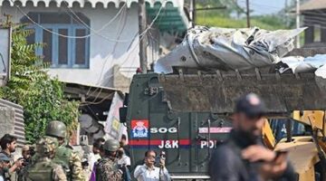 Pakistan’dan misilleme! Asya’da savaş büyüyor: Havalimanları hedef alındı