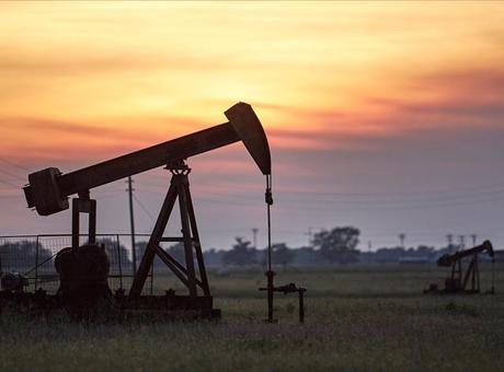 Petrol fiyatlarındaki düşüşün cari dengeyi olumlu etkilemesi bekleniyor