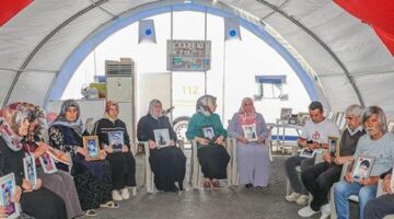 PKK kendisini feshettiğini duyurdu! Diyarbakır’da evlat nöbeti tutan aileler konuştu