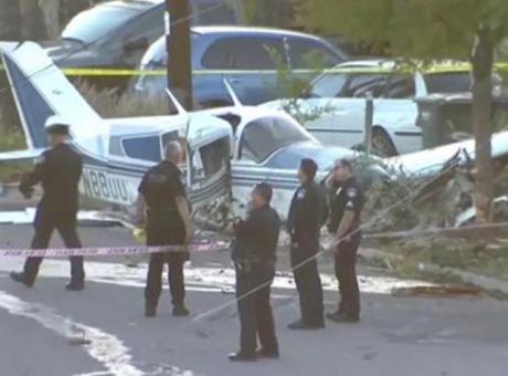 San Diego’da mahalleye uçak düştü! Evler ve araçlar alev alev