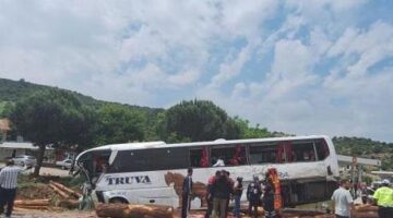 Son dakika! Çanakkale’de korkunç kaza: 6 ölü, çok sayıda yaralı var