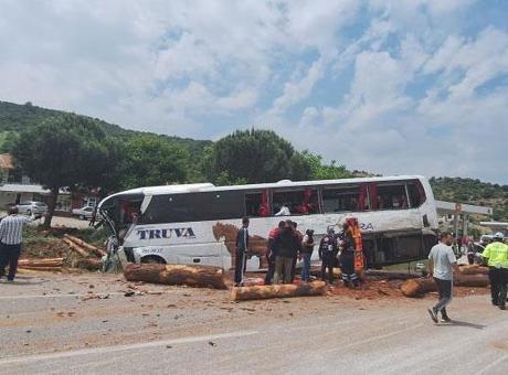 Son dakika! Çanakkale’de korkunç kaza: 6 ölü, çok sayıda yaralı var