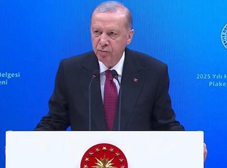 Son dakika: Cumhurbaşkanı Erdoğan: Üniter yapımız, bayrağımız, resmi dilimiz asla tartışma konusu değildir