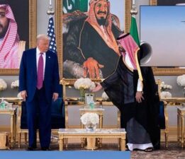 Son dakika! Ve Trump Orta Doğu’ya ayak bastı! Suudi jetleri eşlik etti, Prens Salman karşıladı!
