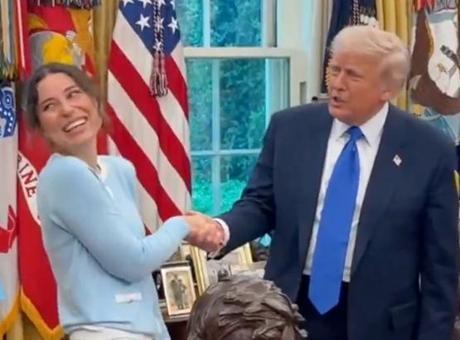 Trump Ksenia Karelina’yı Beyaz Saray’da ağırladı