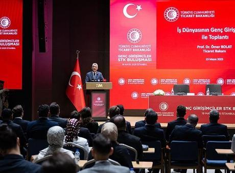 ‘Türkiye Yüzyılı’nı gençliğin de yüzyılı yapmak zorundayız’