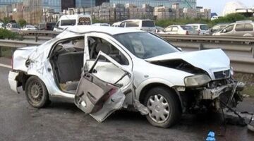 Tuzla’da bariyerlere çarpan otomobil takla atarak savruldu! Ölü ve yaralılar var
