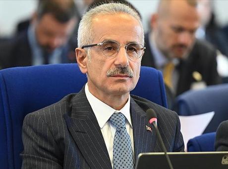 Ulaştırma ve Altyapı Bakanı Uraloğlu 5 ülkeden mevkidaşları ile görüştü