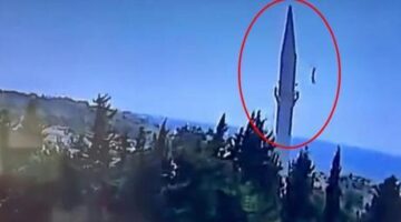Yer: Büyükçekmece! Depremin ardından caminin alemi böyle düştü