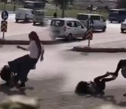 Yer: Gaziantep! İki kadın birbirine girdi