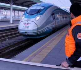 YHT istasyonlarındaki ‘Turuncu Masa’ engelleri kaldırıp ulaşımı kolaylaştırıyor
