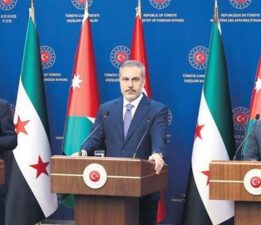 ‘YPG Suriye için bir tehdit’