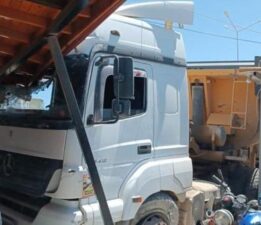 16 yaşındaki ehliyetsiz sürücü dehşet saçtı! Fırına kamyon daldı, ölümden döndüler