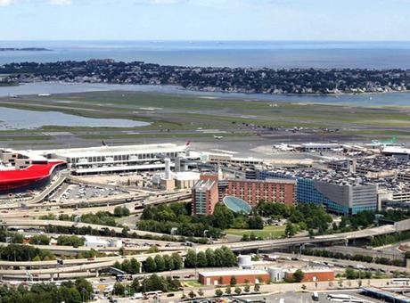 ABD’nin Boston kentindeki bir uçak pistin dışına çıktı