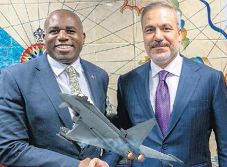 Ankara-Londra hattında ilişkiler derinleşiyor! Dışişleri Bakanı Hakan Fidan İngiliz mevkidaşını ağırlayacak