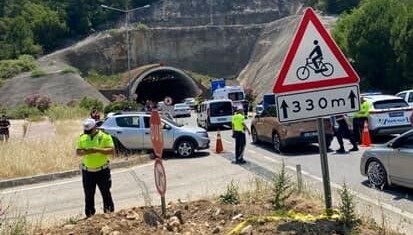 Antalya’da tünel girişinde kaza