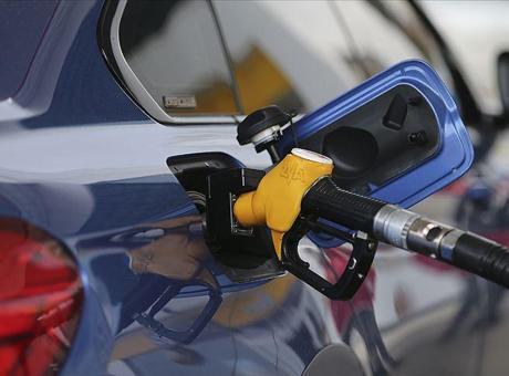 Araç sahipleri dikkat: Petrol fiyatları düştü akaryakıta dev indirim geldi