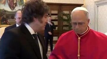 Arjantin liderinden Papa’ya gizemli hediyenin şifreleri
