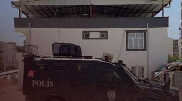 Babalar gününde vahşet! Başına çekiçle vurarak ağır yaraladı