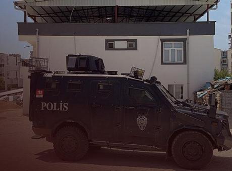 Babalar gününde vahşet! Başına çekiçle vurarak ağır yaraladı