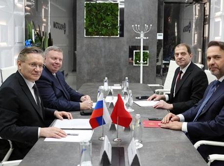 Bakan Bayraktar: Rosatom Genel Müdürü Likhachev ile görüşme gerçekleştirdik