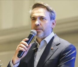 Bakan Bayraktar, yenilenebilir enerji projelerinde izin süreçlerinin hızlanacağını bildirdi