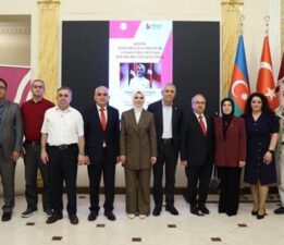 Bakan Göktaş Bakü’de öğrencilerle bir araya geldi