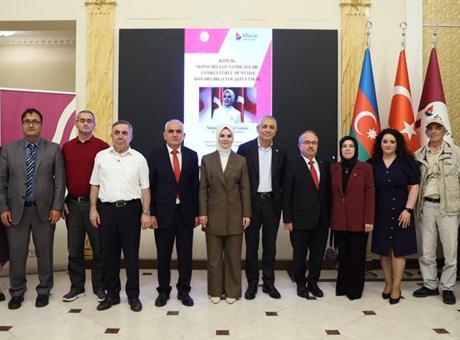 Bakan Göktaş Bakü’de öğrencilerle bir araya geldi