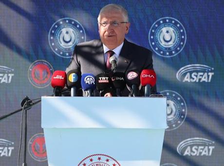 Bakan Güler: Savunma sanayinde geldiğimiz nokta dünya kamuoyunda gıpta ile takip edilmektedir