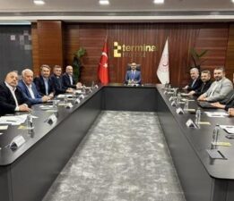 Bakan Kacır, TİM Başkanı Gültepe ve Sanayi Kurulu üyeleri ile görüştü