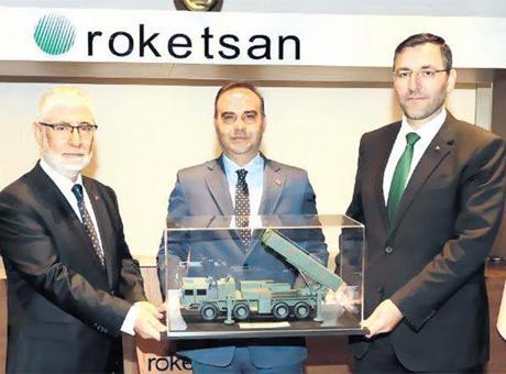 Bakan Kacır’dan ROKETSAN’a ziyaret