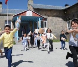Bakan Tekin açıkladı: Okullarda kıyafet yönetmeliği yeniden değişti