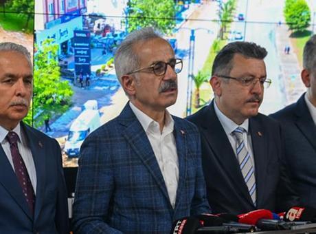 Bakan Uraloğlu sel felaketinin yaşandığı Trabzon’da: ‘Çalışmalarımız devam ediyor’