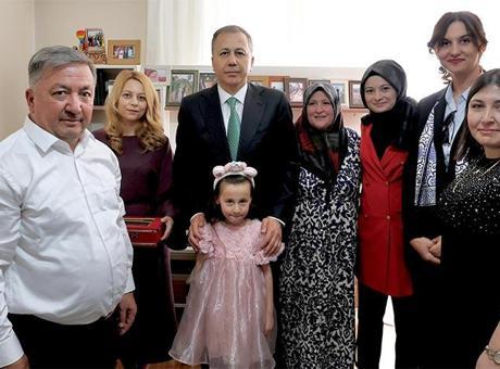 Bakan Yerlikaya Konya’da şehit ailesini ziyaret etti